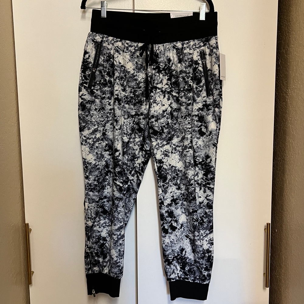 NWT Westbound medium short joggers